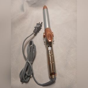 Infiniti Pro by Conair Frizz Free Curling Iron NWOT